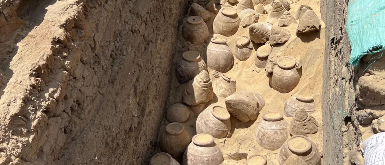 Pots.