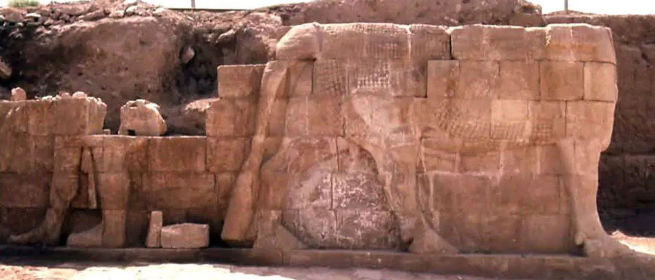 Lammasu Statues