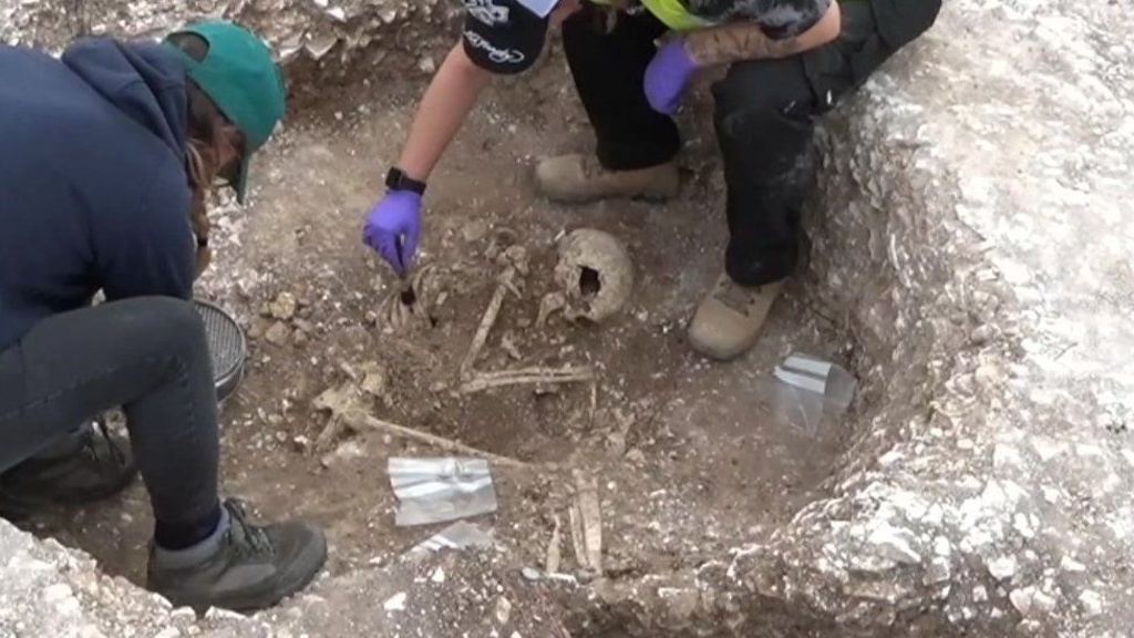 Skeletons Dorset site
