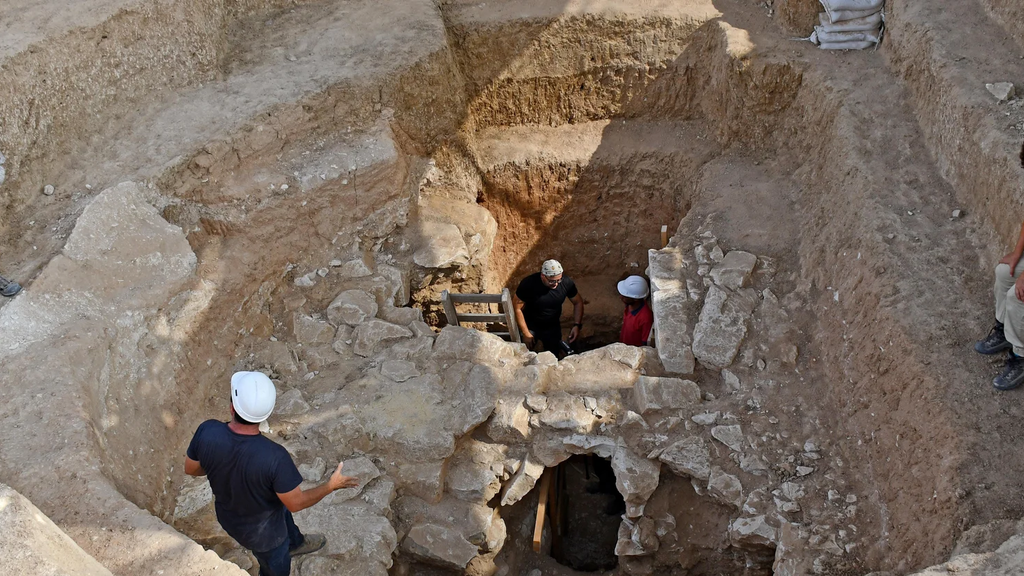 subterranean early Islamic mansion