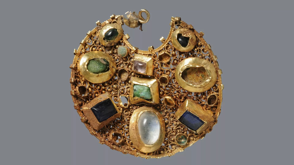 Byzantine Gold Earring