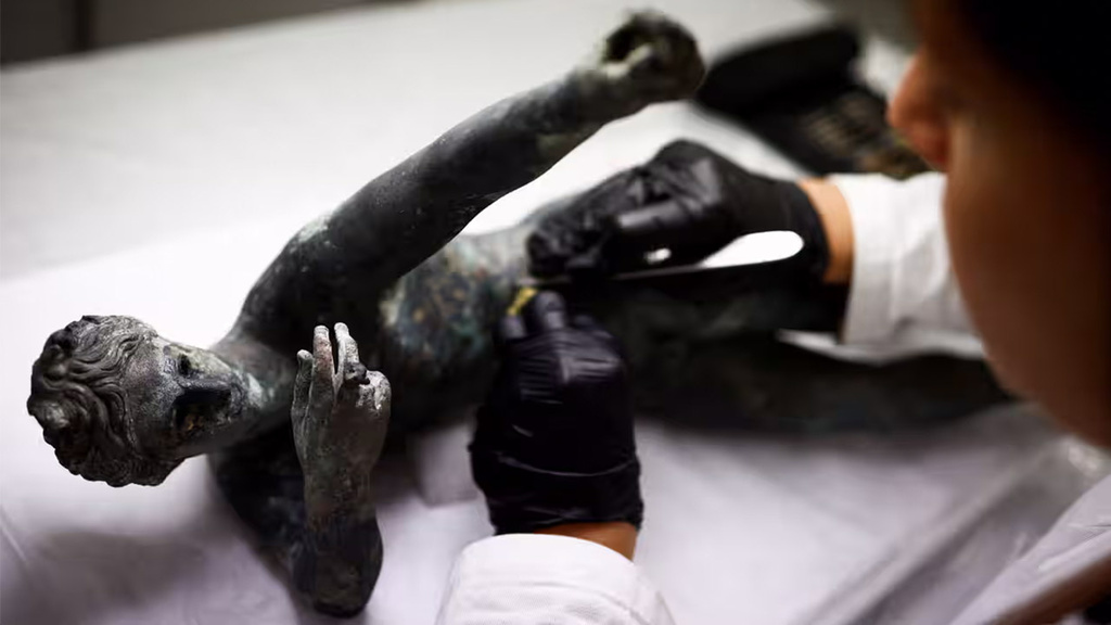 Bronzes found.