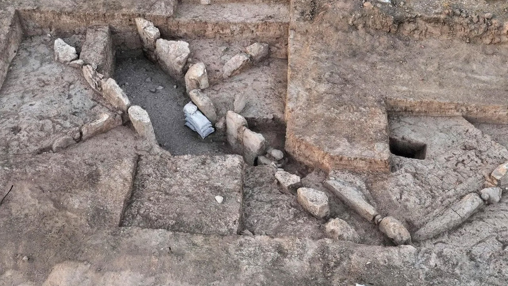 5,500 year old gate.