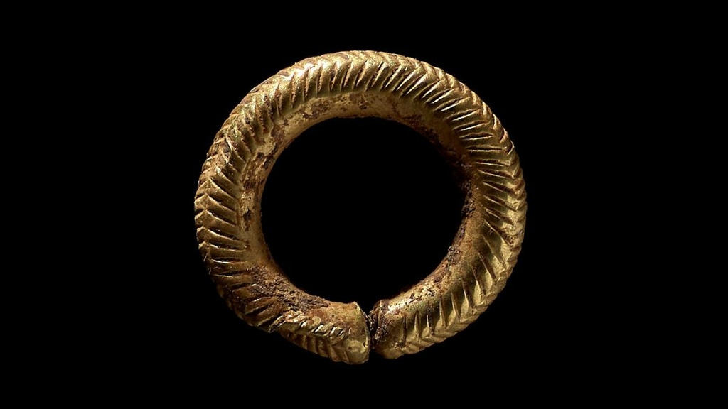 Gold ring.