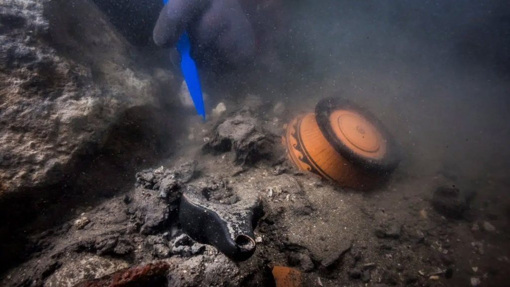 Ancient greek shipwreck.