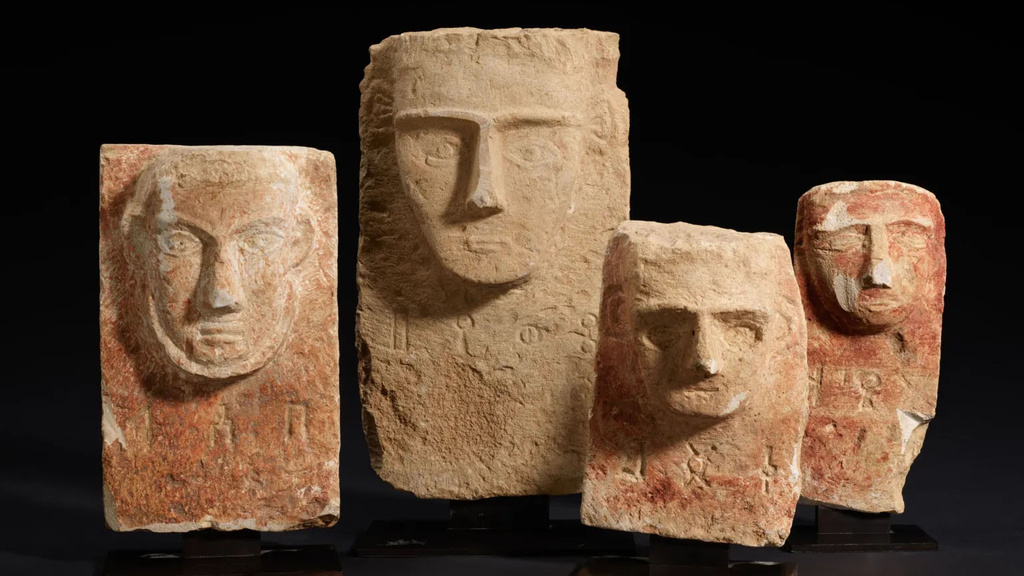 Yemen statues