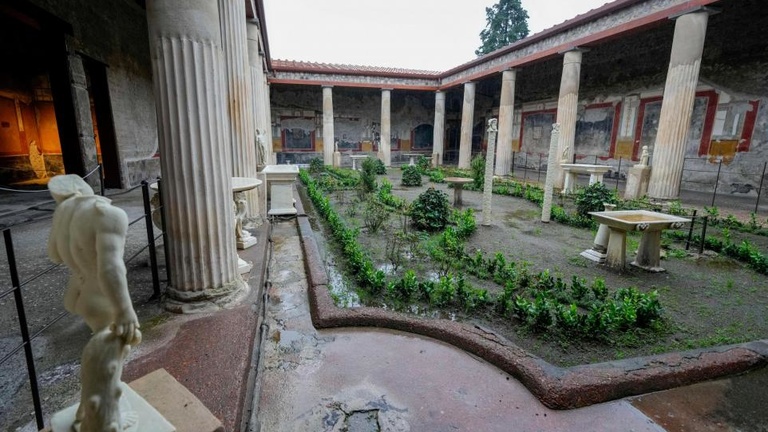 Pompeii House